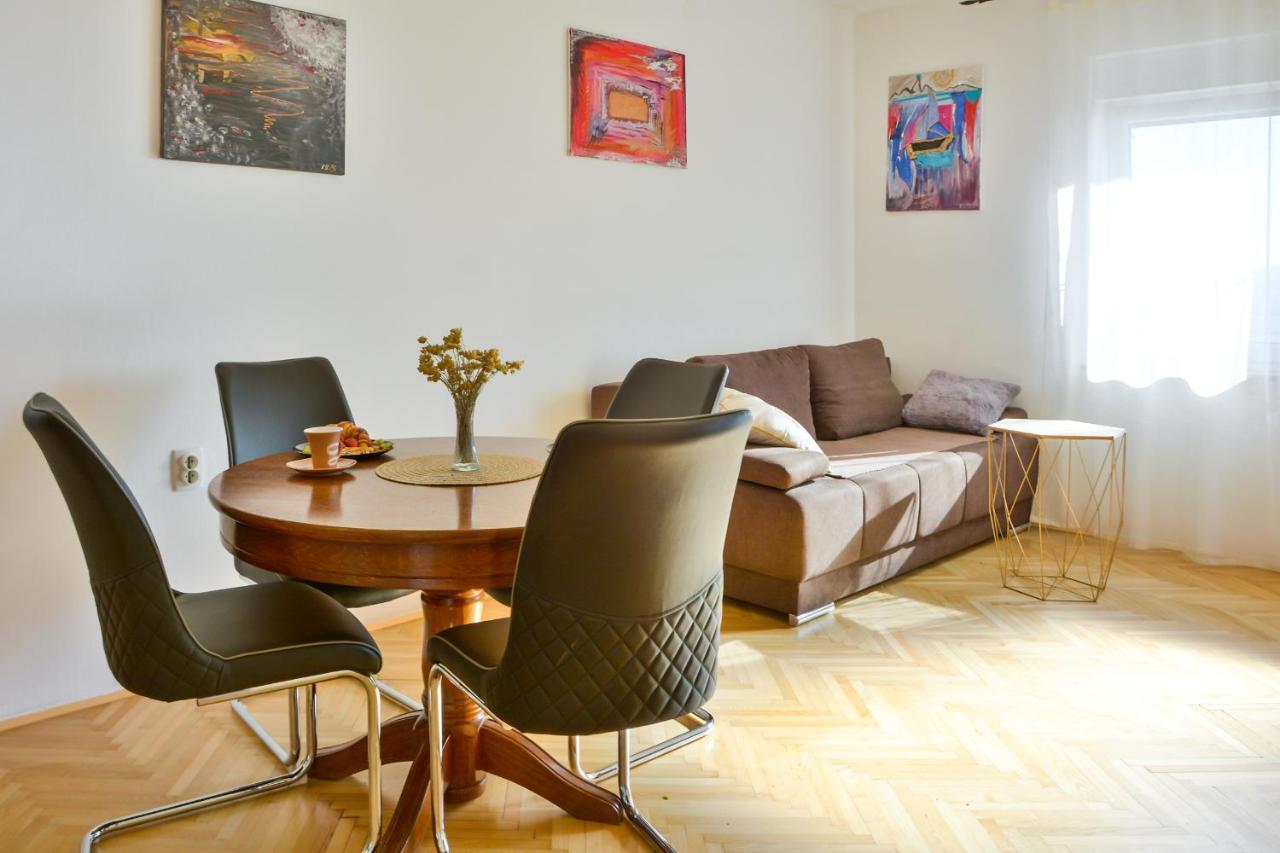 Apartmani Krijesnica เซนญ์ ภายนอก รูปภาพ