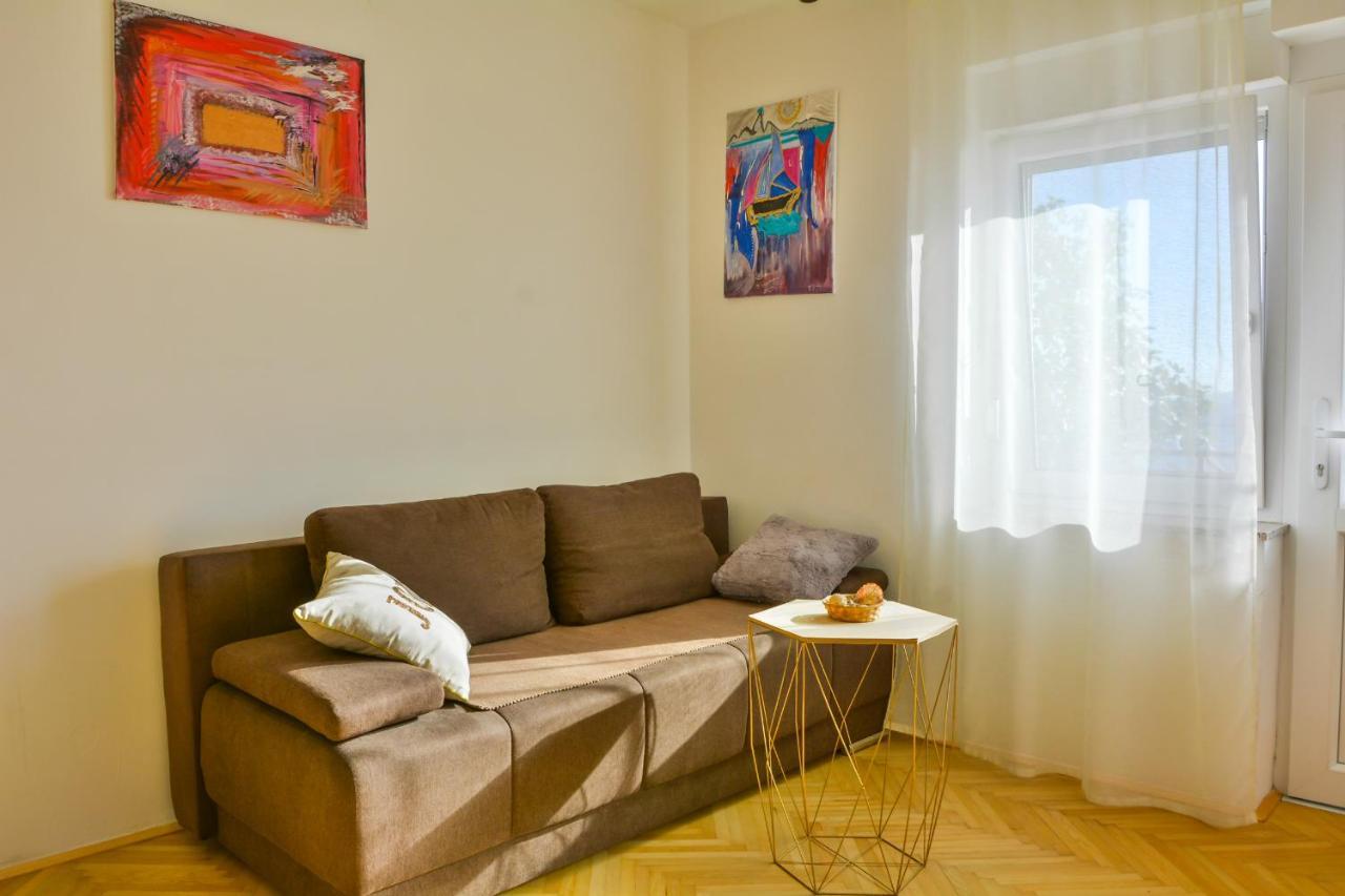 Apartmani Krijesnica เซนญ์ ภายนอก รูปภาพ