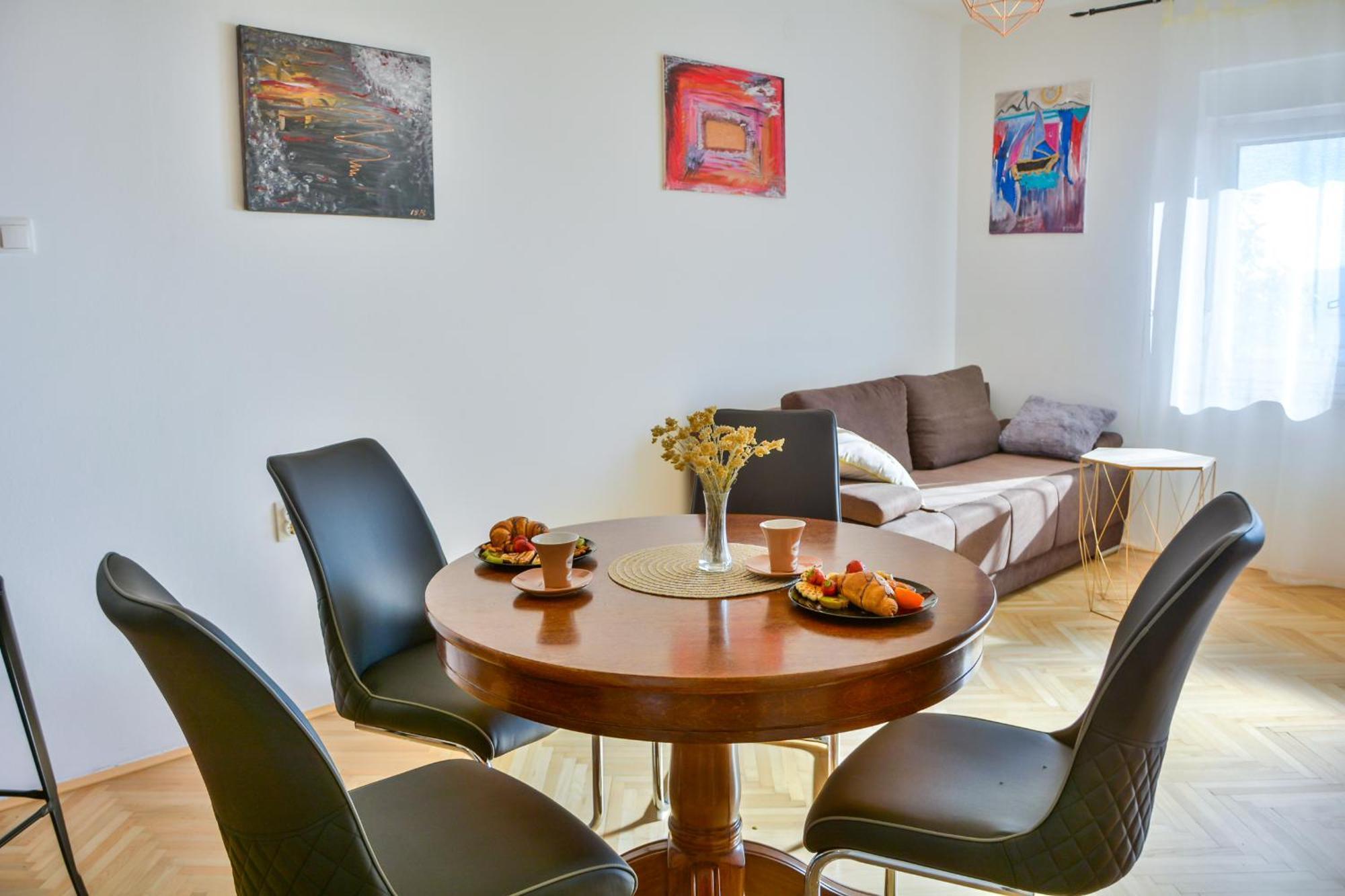 Apartmani Krijesnica เซนญ์ ภายนอก รูปภาพ